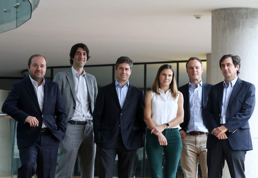 Equipo de Noosa Capital (de izquierda a derecha): Juan Cristóbal Alcalde, socio fundador, Santiago Munita, socio, Ramón Suárez, socio fundador, Isabel Olivos, socia, Pablo Lewin, socio fundador, y Andrés Correa, socio fundador.